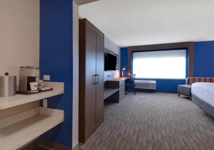 Holiday Inn Express & Suites - Detroit - Dearborn By Ihg Exterior foto